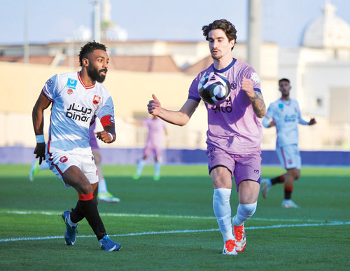 في اليوم الأول من الجولة الأخيرة بالدور الأول في الدوري: 