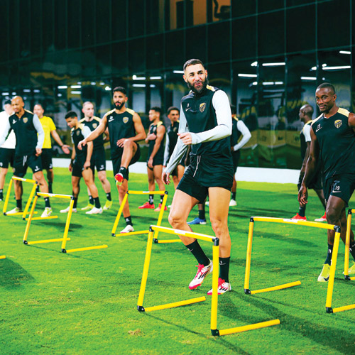 الاتحاد يكتمل.. ومدربه يؤكد ثقته في الفوز على ضمك 