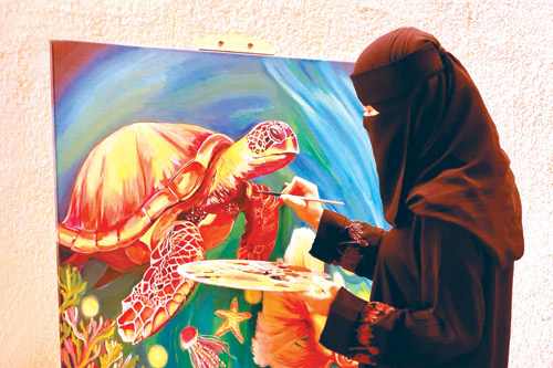 مرسم مفتوح ومعرض تشكيلي في «رمضان زمان» بأملج 