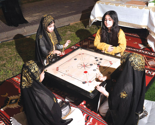 الألعاب الشعبية القديمة.. تراث متجدد يجمع الأجيال 