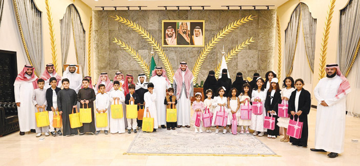 محافظ الطائف يقيم مأدبة الإفطار الرمضانية لأبناء «بهجة» 