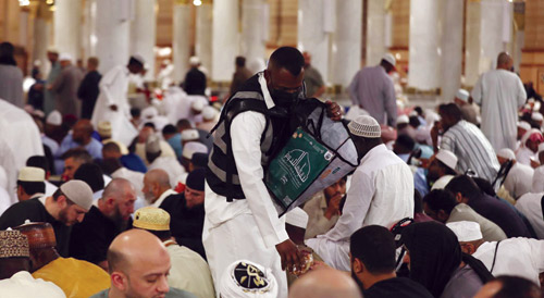 توزيع أكثر من (19) ألف وجبة من فائض الإفطار بالمسجد النبوي 