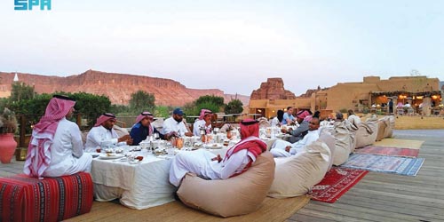 الـ«طوفرية» تجمع أهالي العُلا وزوّارها في أجواء من الود والتآلف 