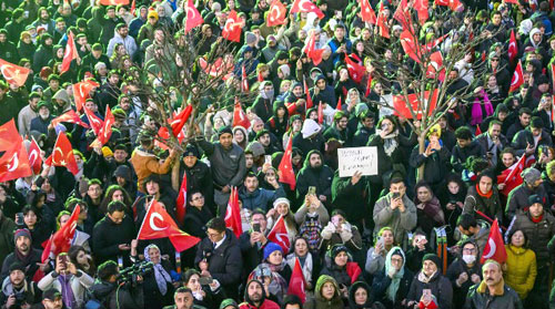 احتجاجات حاشدة في إسطنبول بعد نقل أوغلو للسجن 