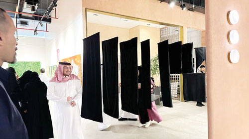 «قصص تتكون» في أحلام جاليري 