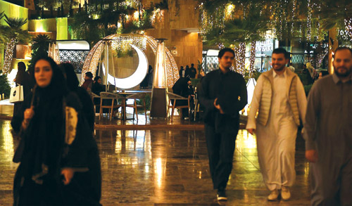 خيم الرياض الرمضانية.. ملامح الضيافة والتآخي 