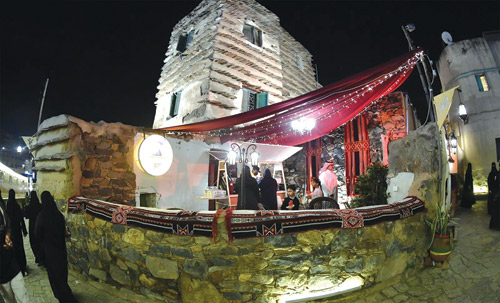 قرى عسير التراثية تنبض بالحياة والأمسيات الرمضانية 