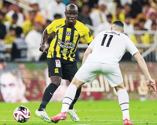 الاتحاد يحضر للديربي بتدريبات ترفيهية بعد مباراة الشباب 