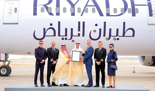 «الطيران المدني» يسلم الرخصة التشغيلية لـ«طيران الرياض» تمهيداً لبدء الرحلات الجوية 