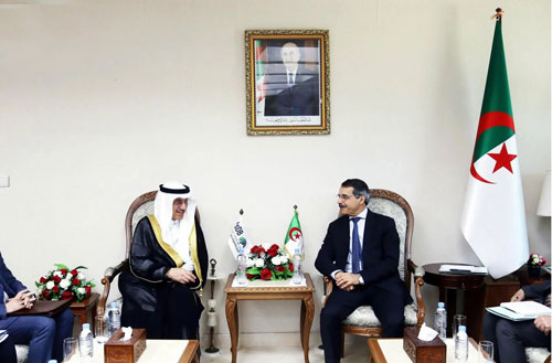 وزير المالية الجزائري يستقبل رئيس مجموعة البنك الإسلامي للتنمية 