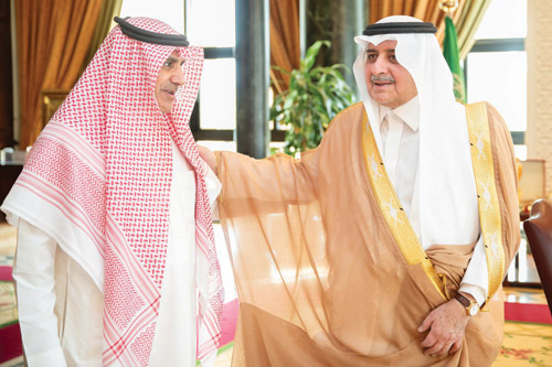 أمير منطقة تبوك يستقبل المستشار للسلامة المرورية بالمنطقة 