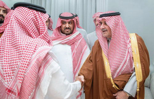 أمير منطقة تبوك يعزي أبناء جارالله القحطاني في وفاة والدهم 