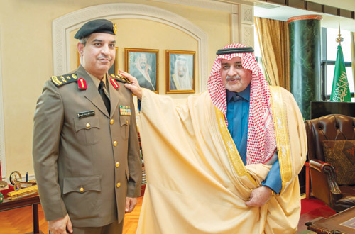  سموه يقلد الرويس رتبته الجديدة