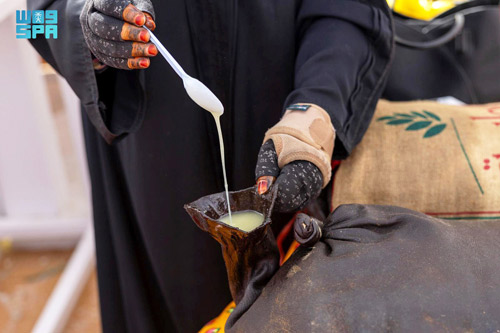 مزاد الإبل بالجوف يعيد حرفة «الصميل» للواجهة 