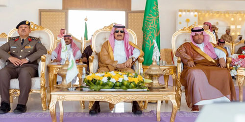 محافظ حفر الباطن يتوج الفائزين في سباقات الهجن 