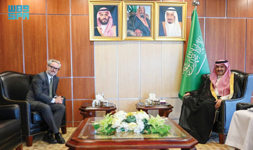 السفير آل جابر يستقبل سفير بعثة الاتحاد الأوروبي لدى اليمن 