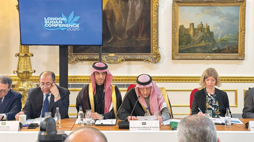  نائب وزير الخارجية خلال الاجتماع