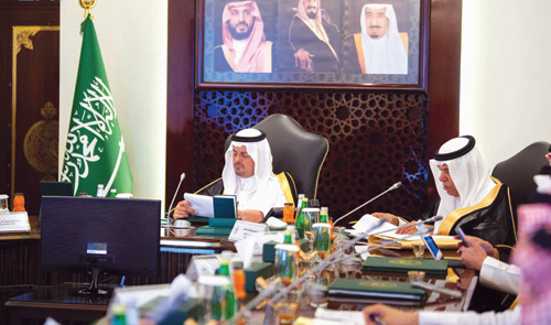 رأس اجتماع اللجنة الدائمة للحج والعمرة 