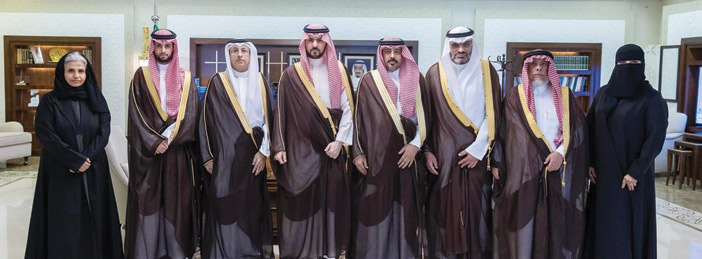 نائب أمير المنطقة الشرقية يطلع على مبادرات جمعية أصدقاء البيئة 