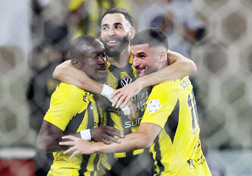 الشباب قدم مع الأزرق أفضل المباريات.. والأصفر استغل الموقف وعزز صدارته 