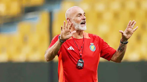 «بيولي» يتابع «كاواساكي» قبل مواجهة الغد 