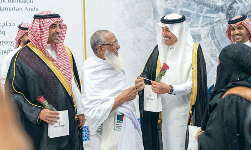 وزير النقل خلال الاستقبال