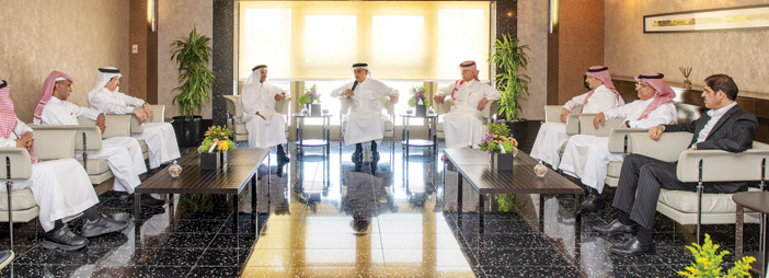 رئيس شركة أرامكو يتحدث لرؤساء التحرير بحضور نواب الشركة