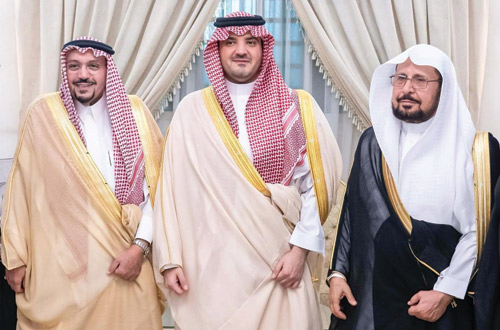 وزير الداخلية يزور أسرة الرشودي 