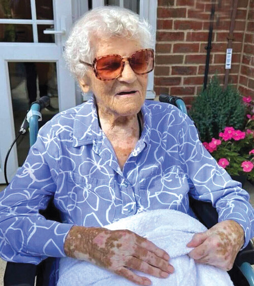 البريطانية «كايترهام» عميدة لمعمري العالم 