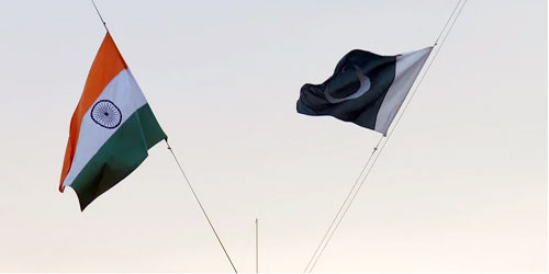 حالة تأهب للهند على طول الحدود مع باكستان 