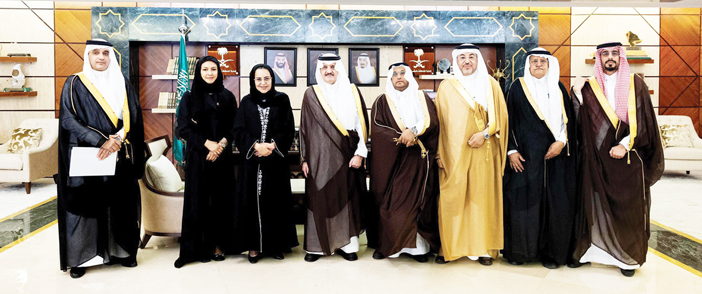 أمير المنطقة الشرقية يستقبل رئيس وأعضاء مجلس إدارة جمعية السرطان