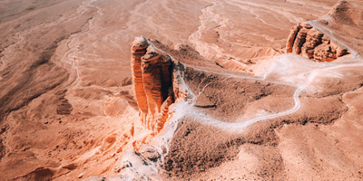 «حافة العالم».. جوهرة طبيعية على أطراف الرياض 