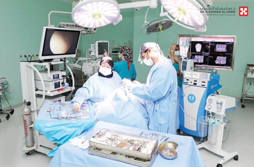 مستشفى الدكتور سليمان الحبيب في القصيم يجري عملية تجميلية دقيقة لمعالجة تشوه أنفي لشابة 