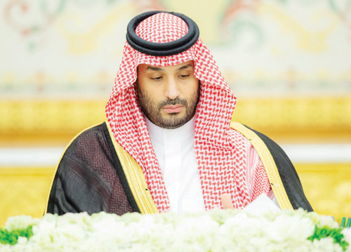 ولي العهد خلال رئاسته جلسة مجلس الوزراء أمس