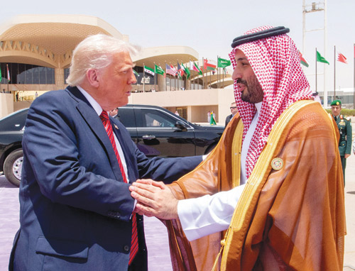 سمو ولي العهد في وداع الرئيس الأمريكي