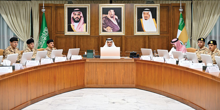 نائب وزير الحرس الوطني يجتمع مع القيادات العسكرية بالوزارة 