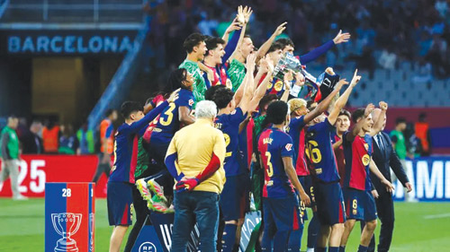 برشلونة يخسر أمام فياريال.. ويحتفل بالتتويج بالدوري الإسباني الـ«28» 