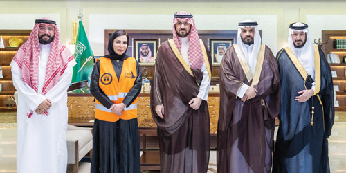 نائب أمير الشرقية مستقبلاً رئيس وأعضاء مجلس إدارة جمعية التطوع