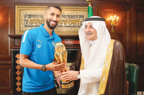 أمير منطقة تبوك يستقبل أبطال يلو.. ويقول: رفعتم رؤوسنا 