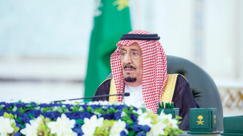 خادم الحرمين الشريفين خلال رئاسته جلسة مجلس الوزراء