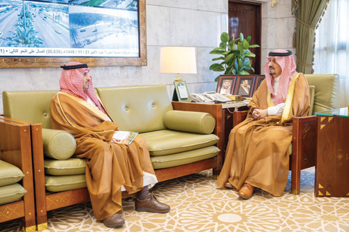 أمير منطقة الرياض يطلع على أنشطة مركز عبدالرحمن السديري الثقافي