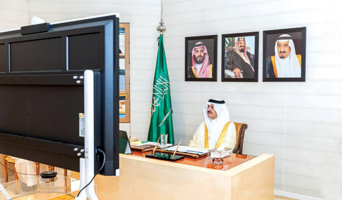 الأمير سعود بن نايف مترئسا اجتماع «بر الشرقية»