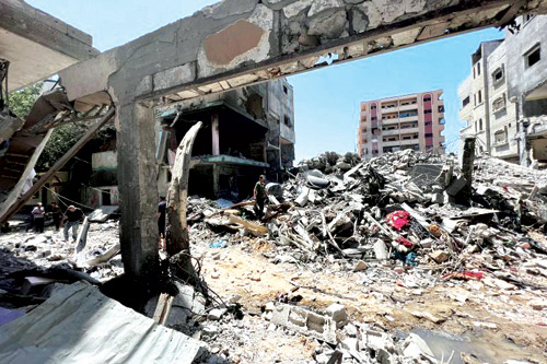 بدء توزيع المساعدات الإنسانية في القطاع 