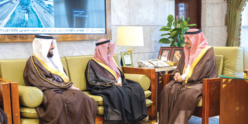 أمير منطقة الرياض مدشنا مبادرة «ذوو القربى»