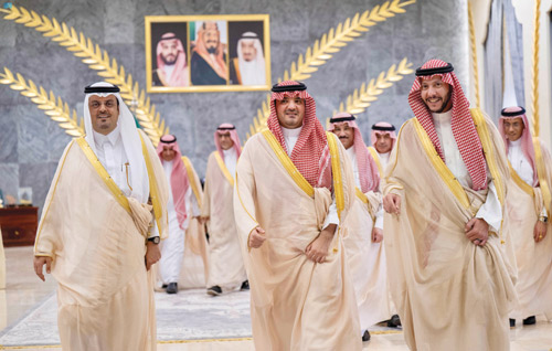 وزير الداخلية يطلع على أبرز المبادرات التنموية بالطائف 