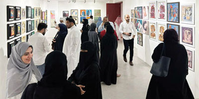 أكثر من «1200» عملٍ فنيٍ تحت سقف واحد 