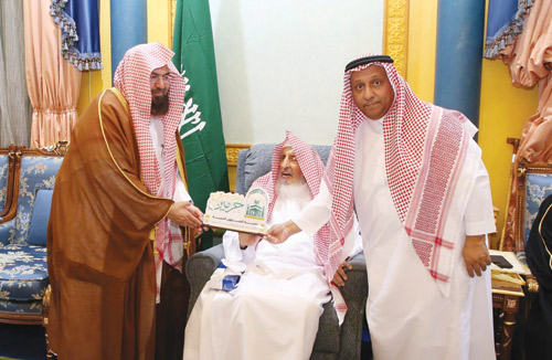 مفتي عام المملكة يستقبل رئيس الشؤون الدينية في الحرمين وأئمة الحرم 