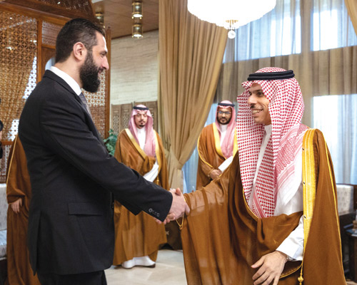  الرئيس السوري خلال استقباله وزير الخارجية