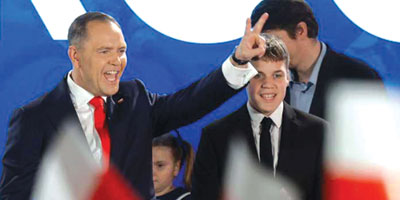 بولندا: فوز القومي كارول نافروتسكي بالانتخابات الرئاسية 