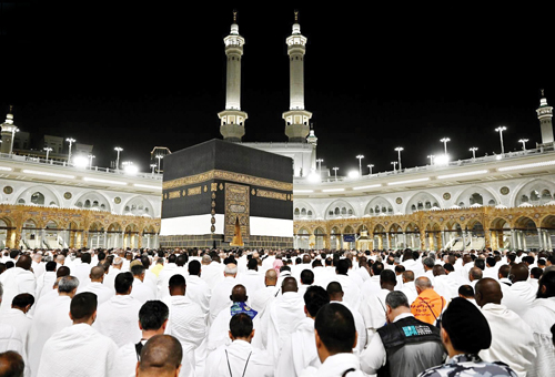 وسط منظومة متكاملة من الخدمات التي وفرتها المملكة لأداء مناسكهم بيسر 